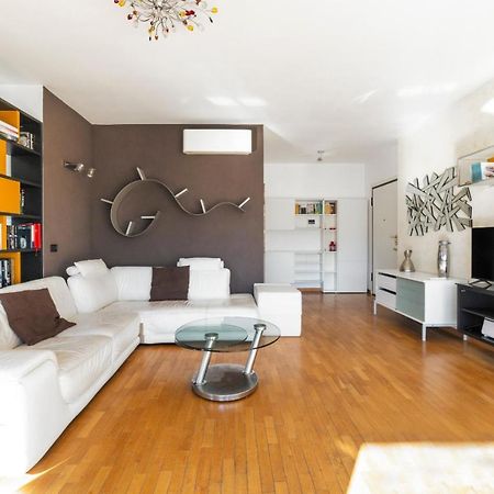 Milano Rogoredo Apartment With Garage Bagian luar foto