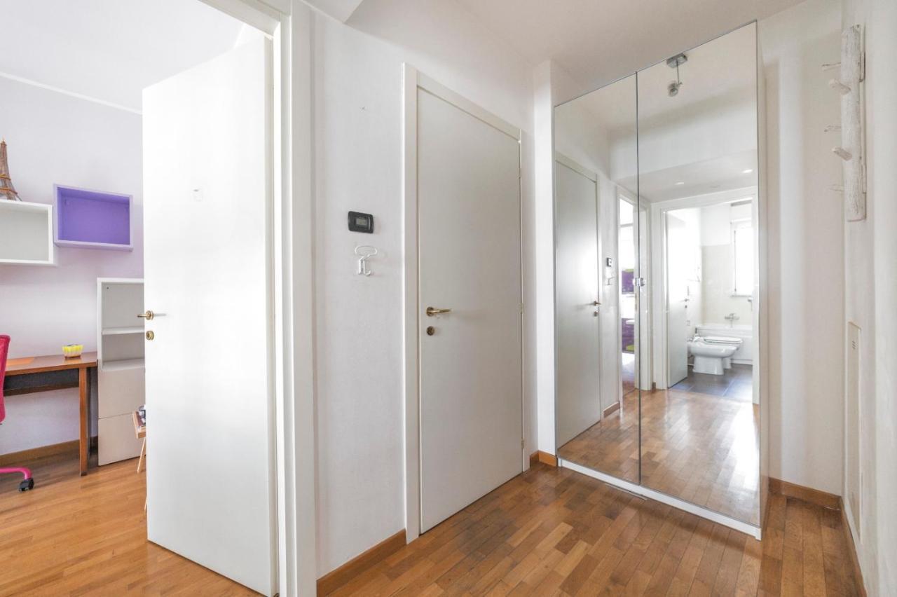 Milano Rogoredo Apartment With Garage Bagian luar foto