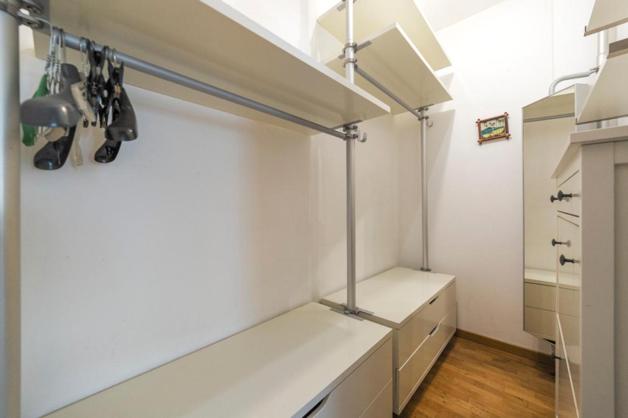 Milano Rogoredo Apartment With Garage Bagian luar foto