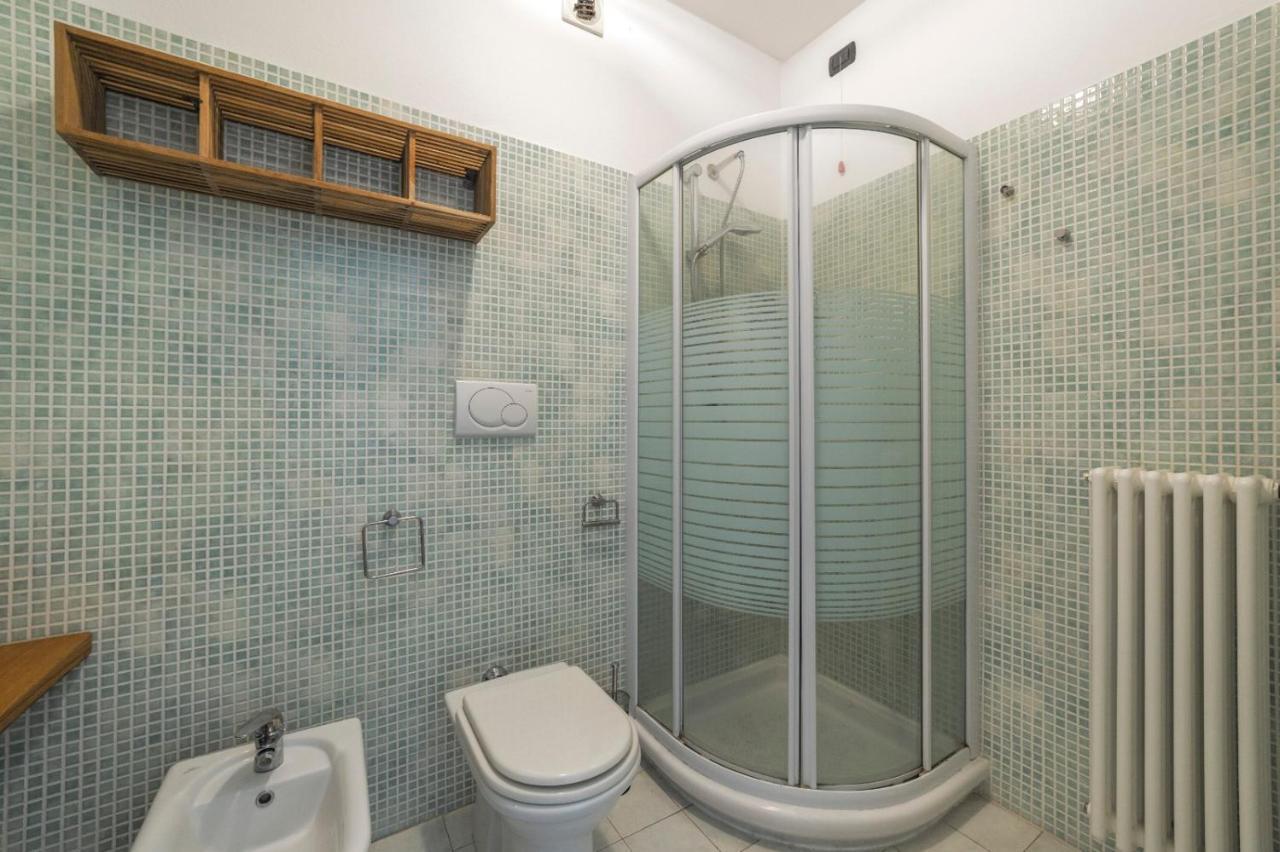 Milano Rogoredo Apartment With Garage Bagian luar foto