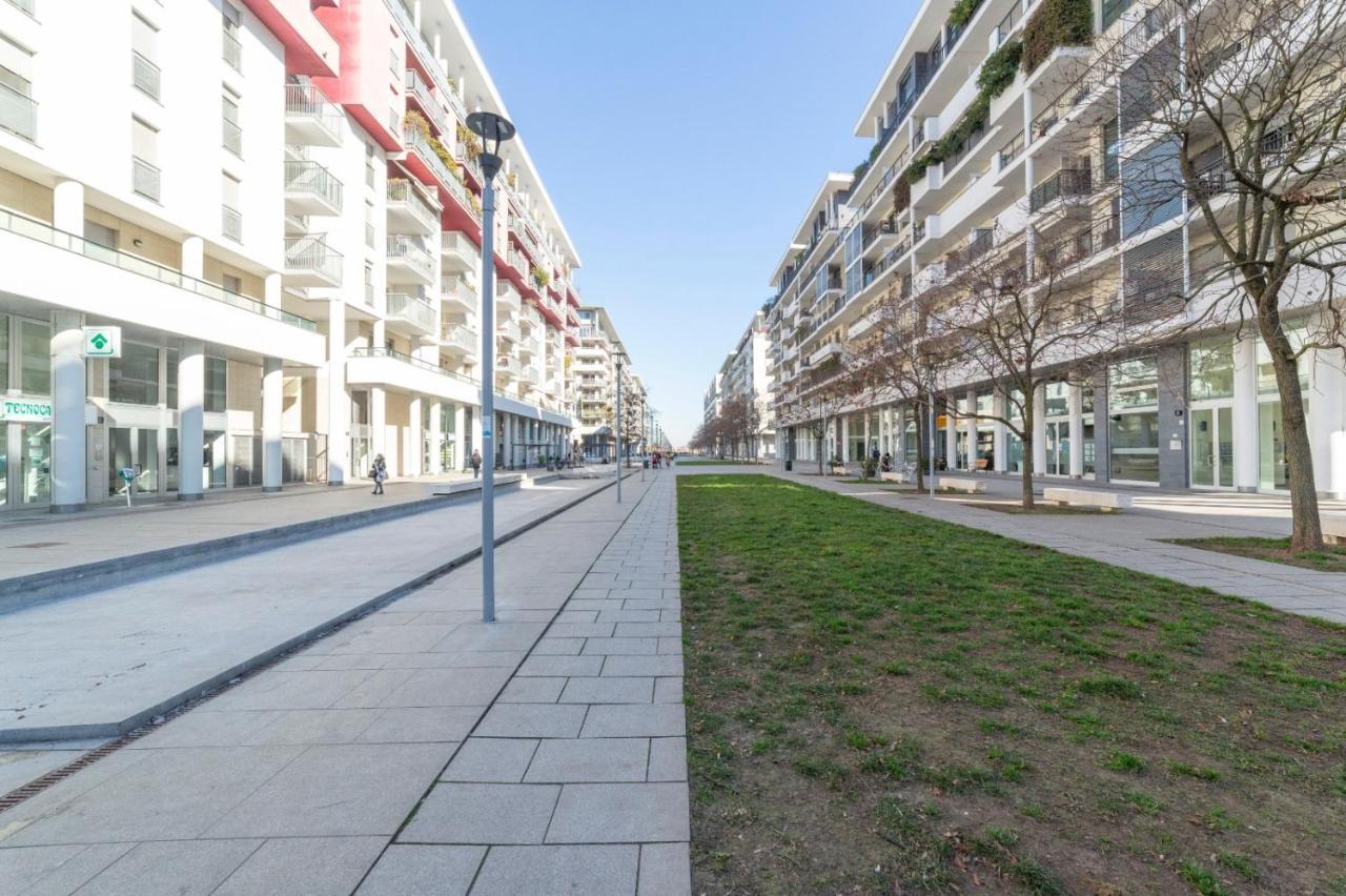 Milano Rogoredo Apartment With Garage Bagian luar foto